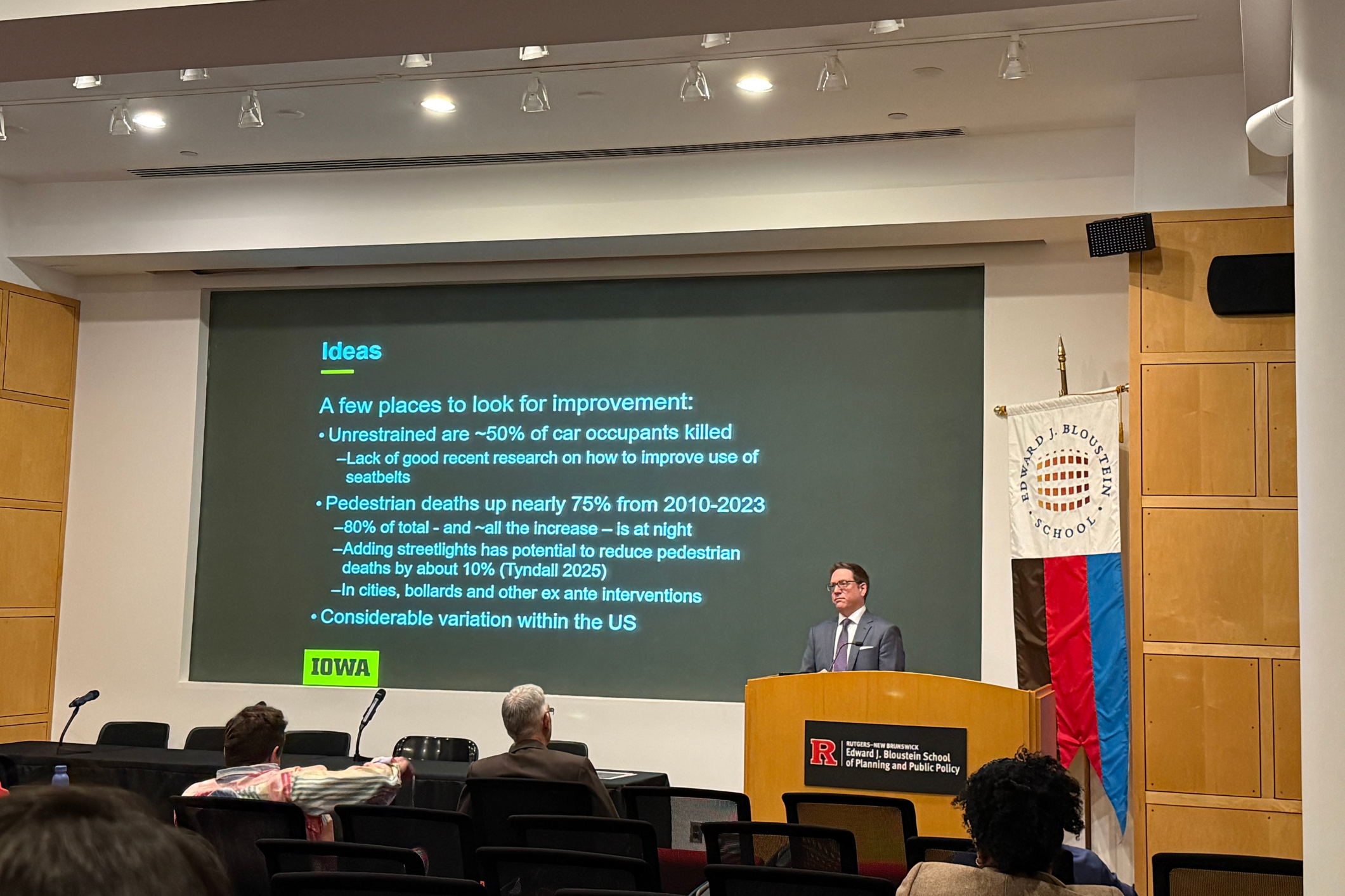Greg Shill he Future of Public Service: Challenges and Opportunities
